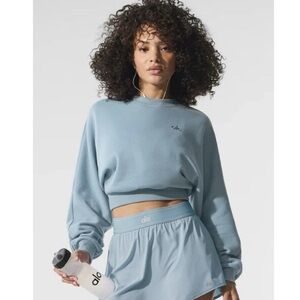 Alo Cropped Accolade Crewneck Celestial Blue Flawed